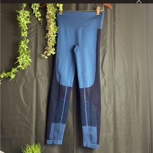 Target active leggings - blue/navy with seamless style with laser cut details
